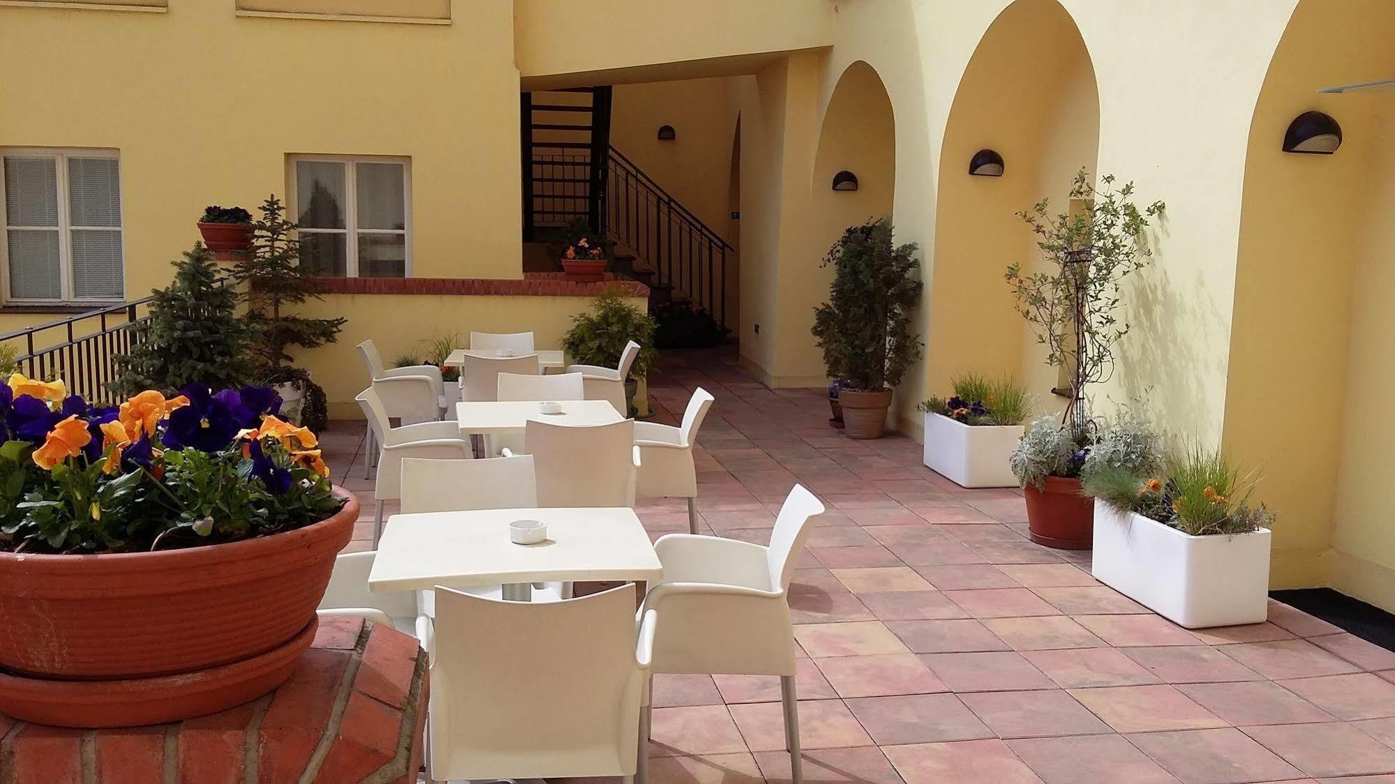 Domus Henrici Hotel Prague Ngoại thất bức ảnh
