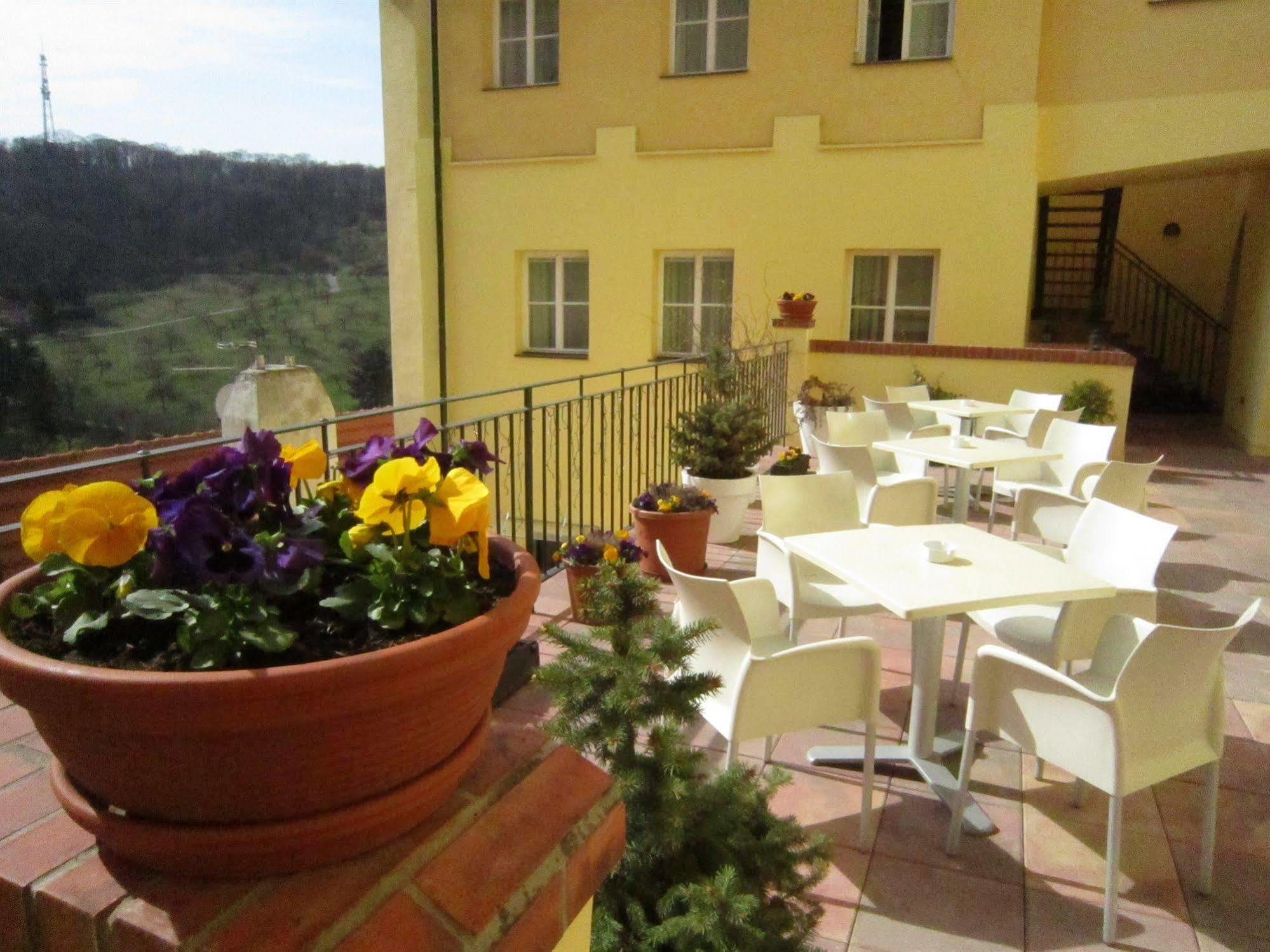 Domus Henrici Hotel Prague Ngoại thất bức ảnh