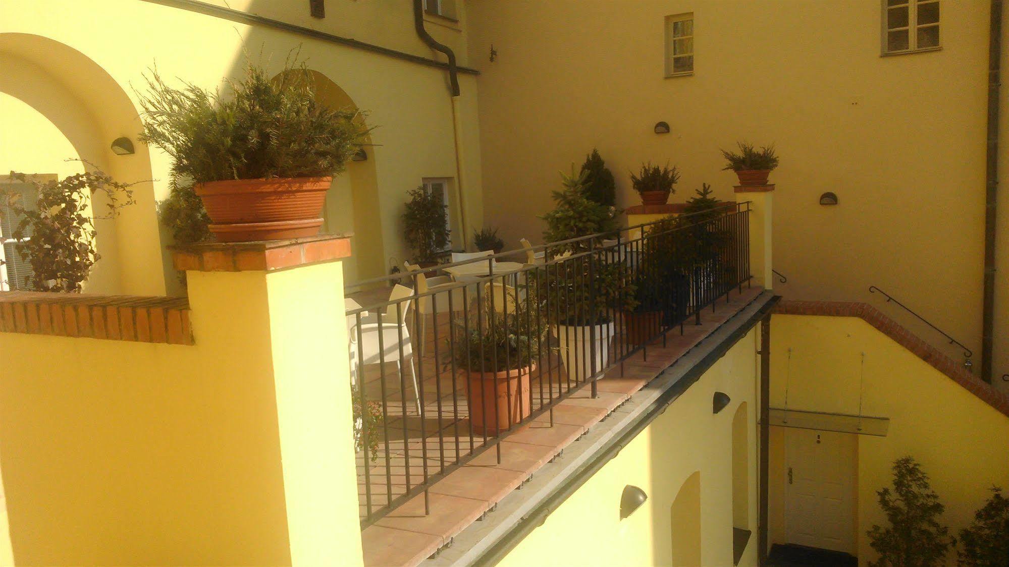 Domus Henrici Hotel Prague Ngoại thất bức ảnh